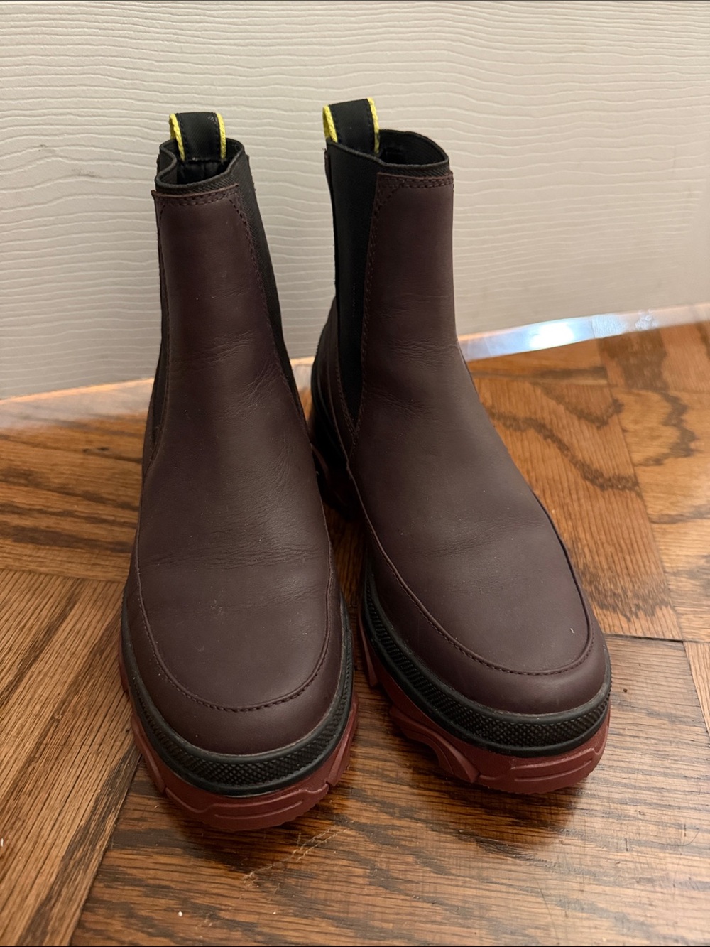 Sorel burgundy waterproof boots size 7 - Picture 2 of 8